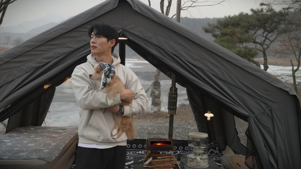 ❄️ 꽁꽁 언 호수뷰에서 강아지와 겨울 솔로캠핑 | 화목난로 ASMRㅣ캠핑 브이로그 - NOHCAMP 썸네일