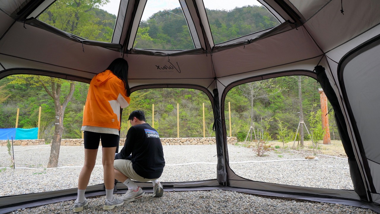  개방감 좋은 NEW 쉘터는 거실! 베스티블 연결해서 침실 만들었더니 아늑한 2인 세팅 완성ㅣ캠핑 전 정선 5일장 구경과 화암동굴 탐험(?)ㅣ로컬 식당 하나는 망하고 하나는 성공! - 조화영조아용JOA 썸네일